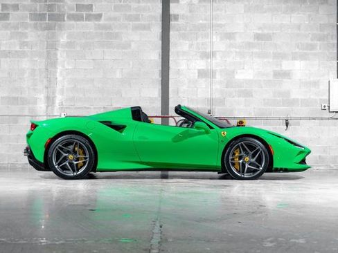 Used 2023 Ferrari F8 Tributo image 2