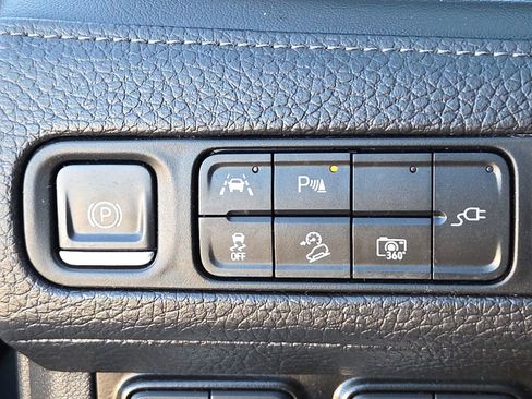 Used 2022 GMC Yukon XL Denali image 25