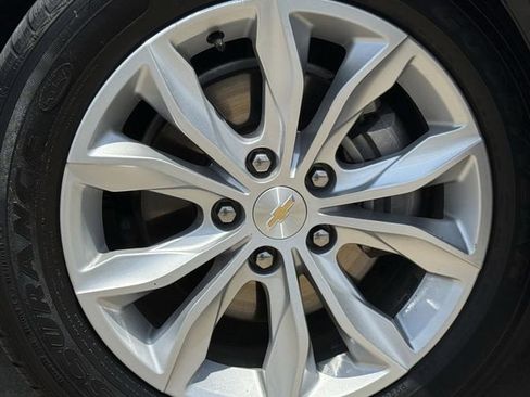 Used 2024 Chevrolet Malibu LT FWD image 12