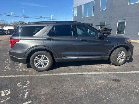 Used 2020 Ford Explorer XLT image 5