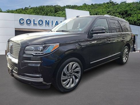 Used 2022 Lincoln Navigator Reserve AWD/4WD image 3