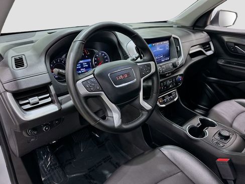 Used 2024 GMC Terrain SLT image 9