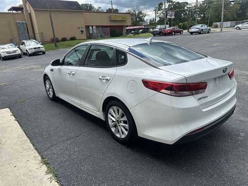 Used 2017 Kia Optima LX FWD image 7