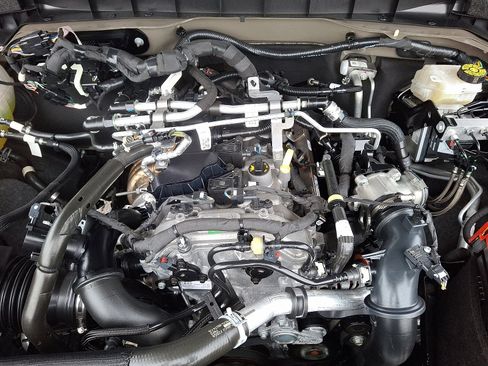 Certified 2025 Ford Bronco Outer Banks w/ Sasquatch Package image 27