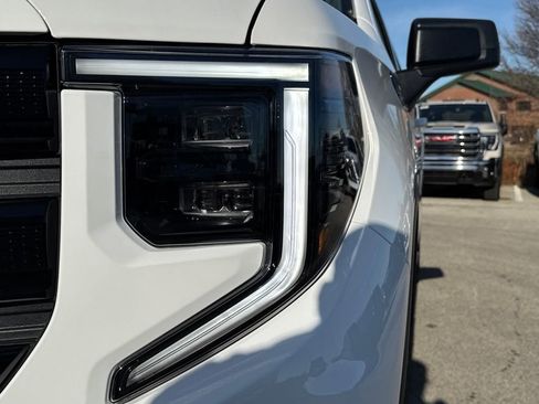 New 2026 GMC Sierra 1500 Elevation image 10