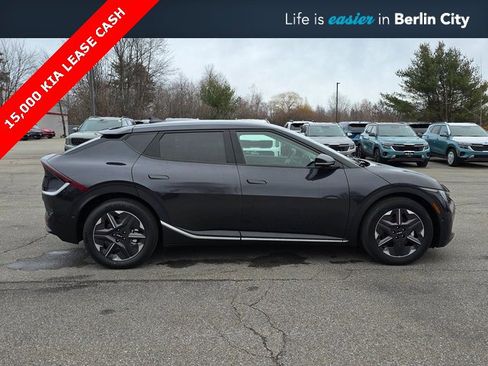 New 2025 Kia EV6 Light w/ Light LR Technology Package image 8