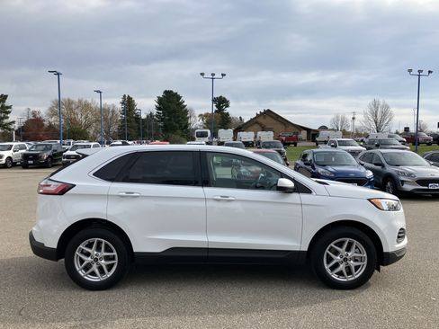 Used 2024 Ford Edge SEL w/ Convenience Package image 5