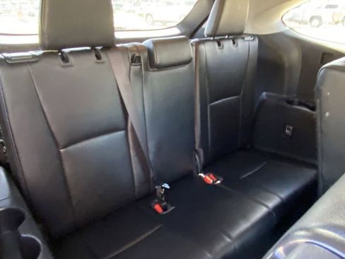 Used 2023 Toyota Highlander Platinum FWD image 18