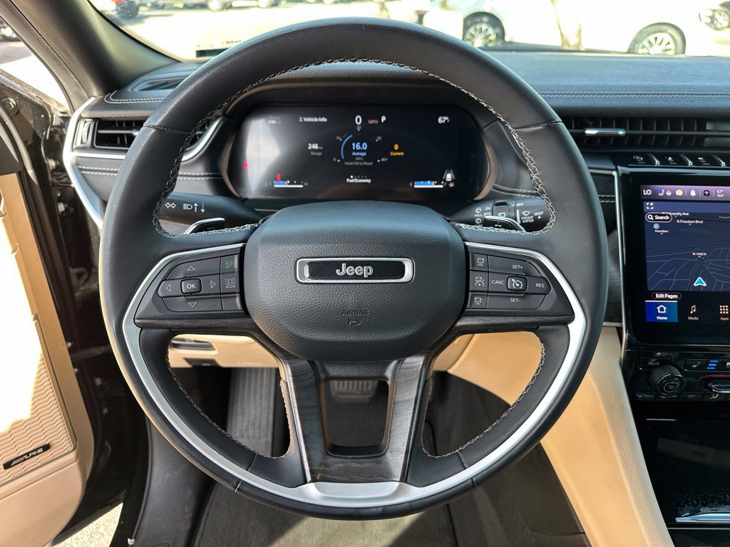 Used 2023 Jeep Grand Cherokee L Limited w/ Luxury Tech Group II AWD/4WD image 30