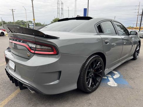 Used 2019 Dodge Charger Scat Pack RWD image 5