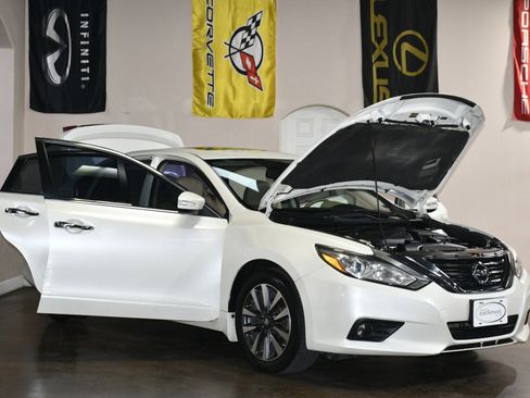 Used 2016 Nissan Altima 2.5 SL w/ 2.5 Technology Package image 89