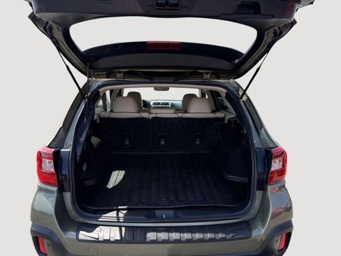 Used 2019 Subaru Outback 3.6R Limited w/ Popular Package #2 AWD/4WD image 6