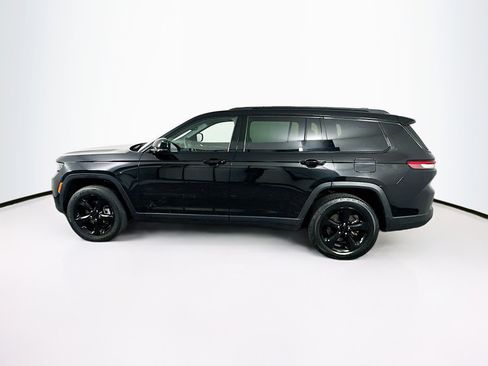 Used 2023 Jeep Grand Cherokee L Laredo image 4