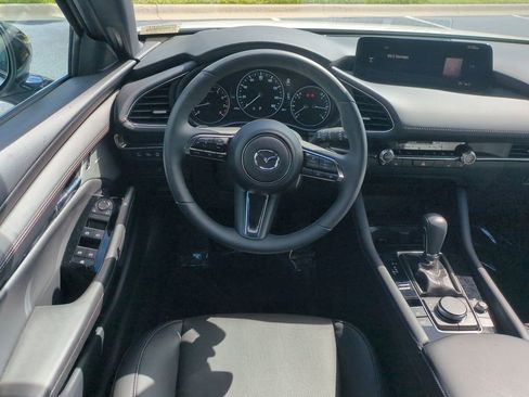 New 2025 MAZDA MAZDA3 Hatchback w/Premium Plus Pkg image 16