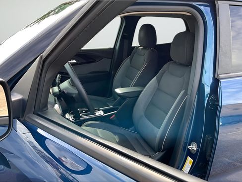 Used 2021 Chevrolet TrailBlazer LT w/ Convenience Package FWD image 13
