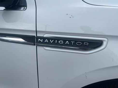 Used 2022 Lincoln Navigator Reserve RWD image 3