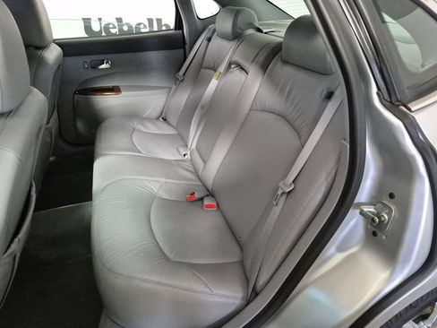 Used 2005 Buick LaCrosse CXS w/ Gold Convenience Package FWD image 23