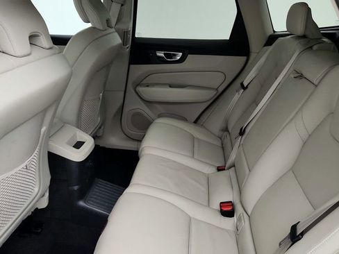 Used 2024 Volvo XC60 T8 Plus image 21