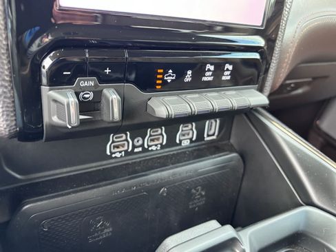 Used 2025 RAM 1500 Limited AWD/4WD image 26