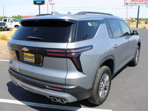 Used 2026 Chevrolet Traverse LT w/ Driver Confidence Package AWD/4WD image 8