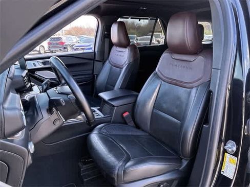 Used 2022 Ford Explorer Platinum w/ Equipment Group 601A image 17