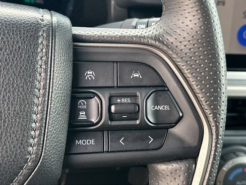 Used 2025 Toyota 4Runner TRD Off-Road Premium AWD/4WD image 23