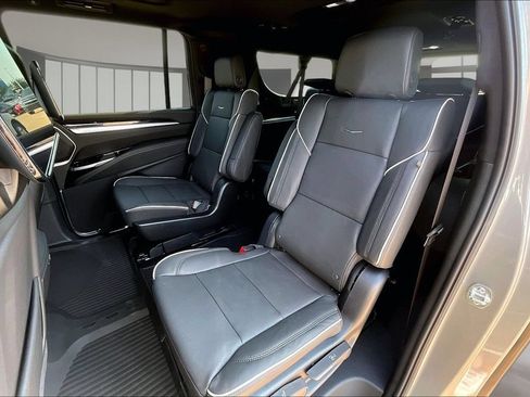 New 2026 Cadillac Escalade ESV Sport w/ Touring Package AWD/4WD image 10