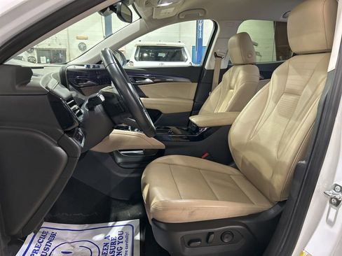 Used 2024 Buick Envision Preferred image 18