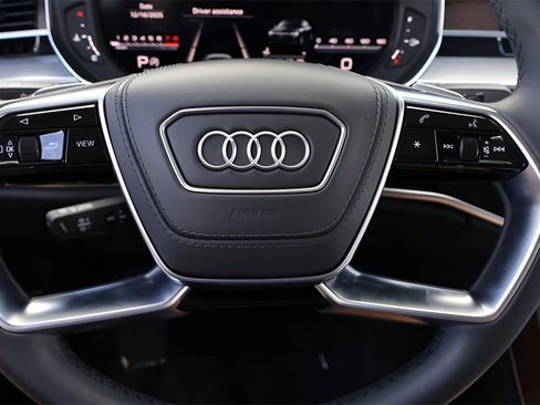 Used 2023 Audi A8 L 3.0T image 19