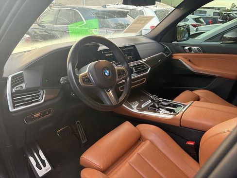 Used 2022 BMW X5 xDrive40i w/ M Sport Package image 11