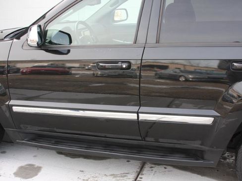 Used 2010 Jeep Grand Cherokee Laredo image 17