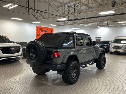 Used 2018 Jeep Wrangler Unlimited Sahara image 4