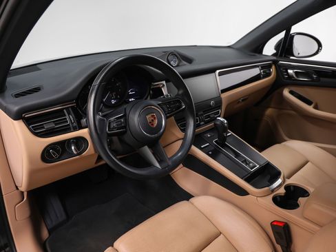 Certified 2023 Porsche Macan AWD/4WD image 43