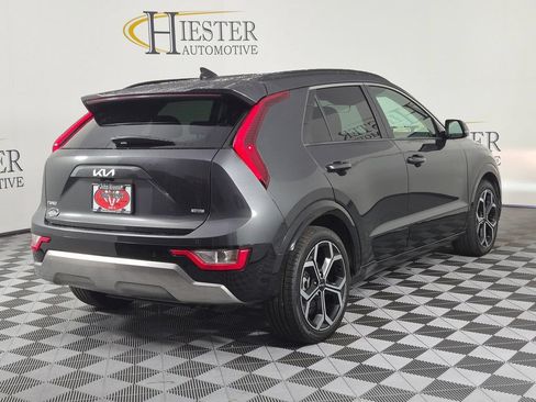 Used 2023 Kia Niro EX Touring FWD image 7