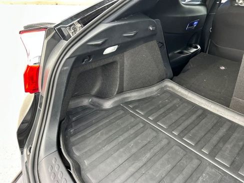 Used 2021 Toyota C-HR XLE image 42