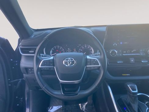 Used 2023 Toyota Highlander XSE AWD/4WD image 11