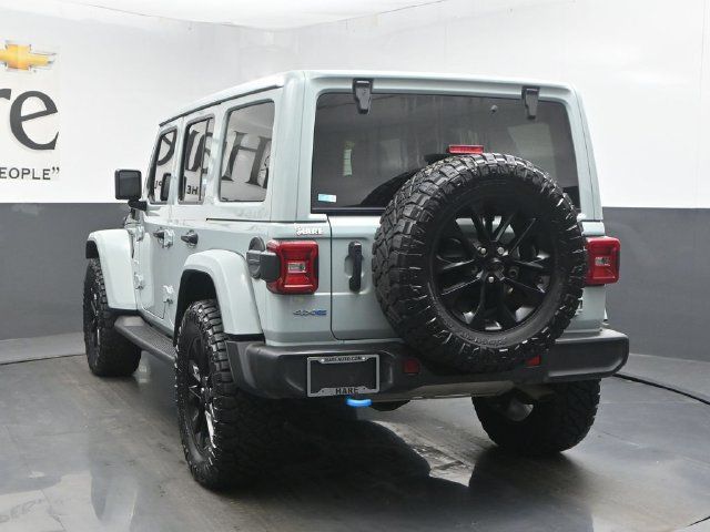Used 2024 Jeep Wrangler Unlimited Sahara w/ Technology Group AWD/4WD image 40