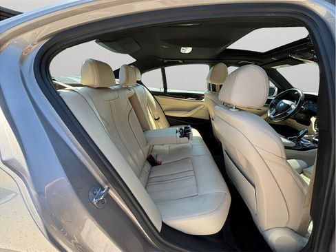 Used 2018 BMW 530i w/ Premium Package RWD image 42