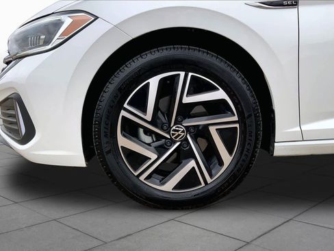 Used 2024 Volkswagen Jetta SEL image 11