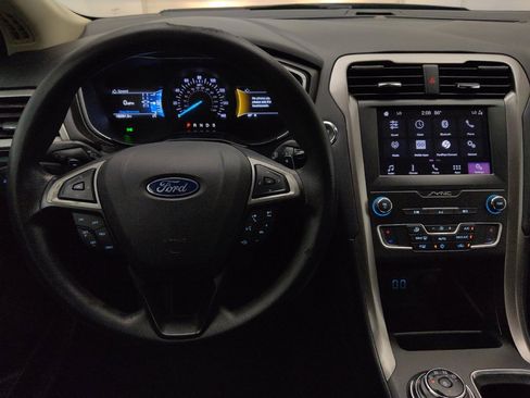 Used 2019 Ford Fusion SE FWD image 22