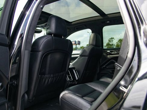 Used 2016 Porsche Cayenne GTS AWD/4WD image 27