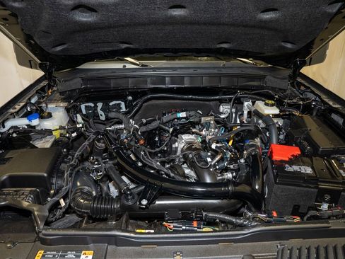 Used 2024 Ford Bronco Badlands image 22