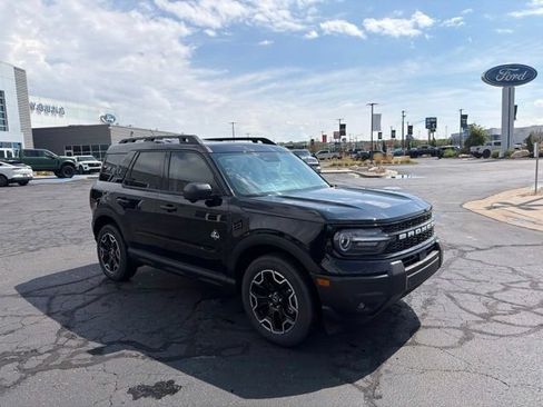 Used 2025 Ford Bronco Sport Outer Banks w/ Outer Banks Tech Package+ AWD/4WD image 2