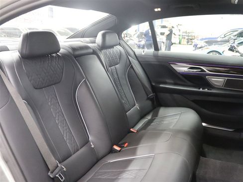 Used 2020 BMW 750i xDrive w/ M Sport Package AWD/4WD image 19