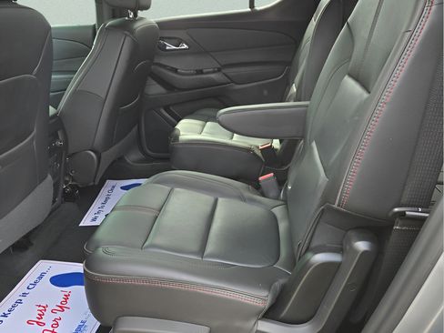 Used 2023 Chevrolet Traverse RS FWD image 8