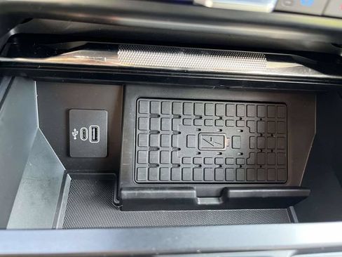 Used 2025 Ford F150 Raptor AWD/4WD image 33