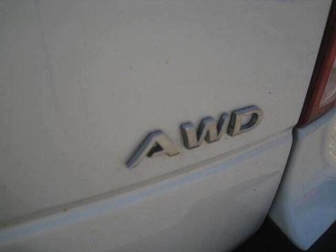 Used 2009 Suzuki XL7 Luxury image 10