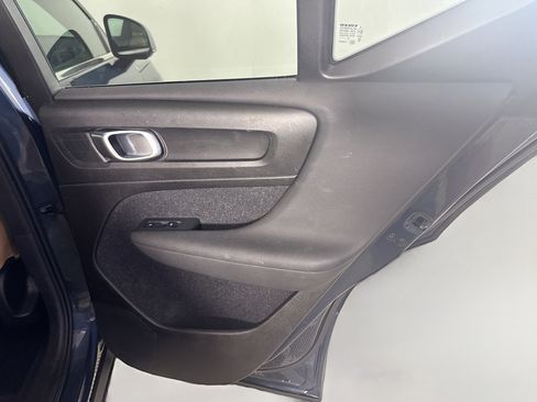 Used 2020 Volvo XC40 T5 Inscription image 28