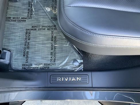 Used 2022 Rivian R1T Launch Edition image 27
