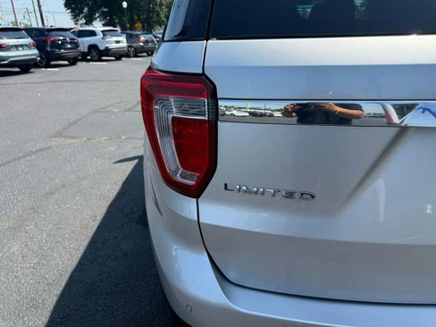 Used 2017 Ford Explorer Limited image 55